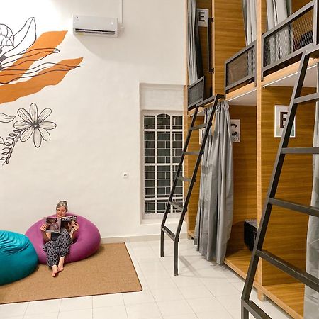 Ostello Snooze Malang Esterno foto