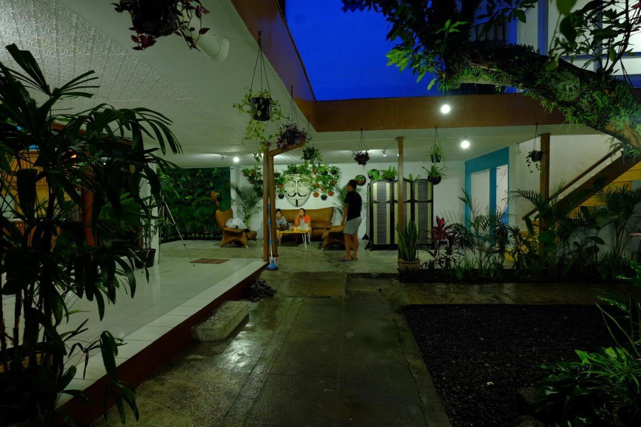 Ostello Snooze Malang Esterno foto