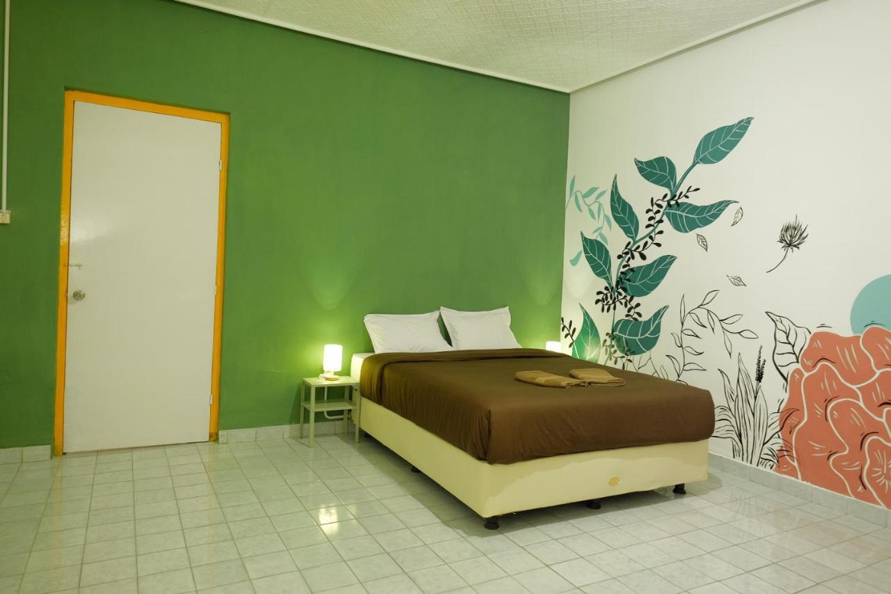 Ostello Snooze Malang Esterno foto